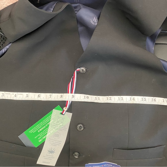 New Tommy Hilfiger Vest Medium - Picture 4 of 6
